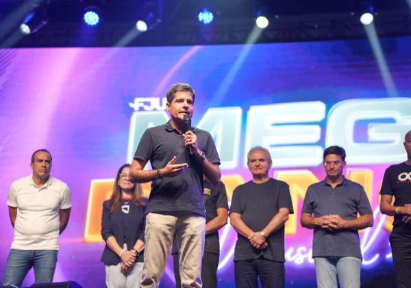 ACM Neto diz que jovens podem liderar transformação da Bahia durante evento da Universal