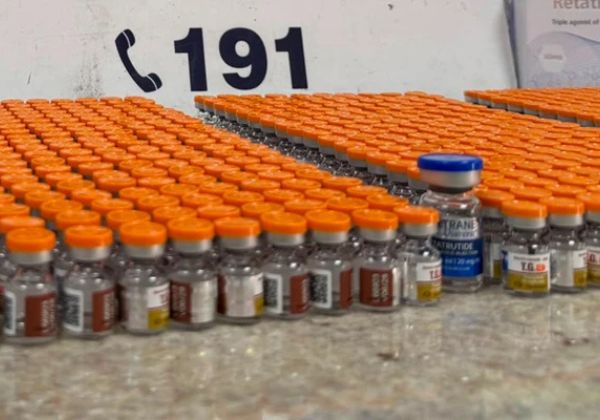 PRF apreende mais de 700 ampolas de emagrecedores e drogas em ônibus na BR-116
