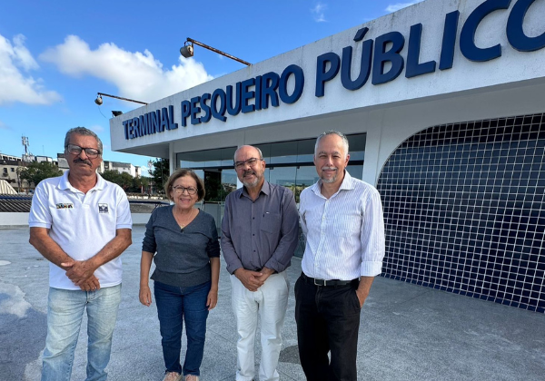 Lídice da Mata destina R$ 500 mil para fortalecer marisqueiras e pescadoras de Salvador