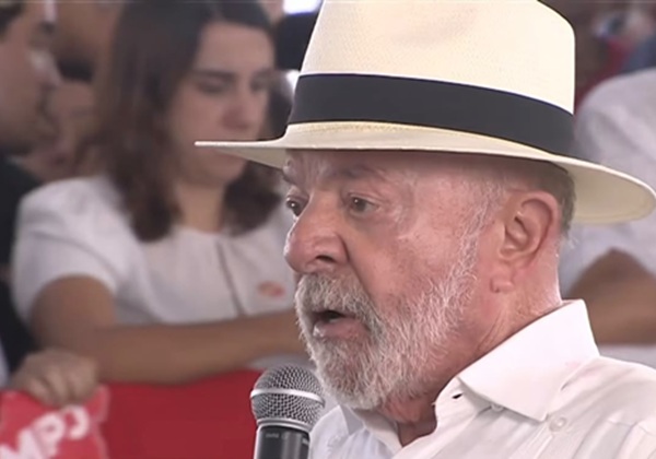 Lula chama ACM Neto de 'mentiroso' e diz que pré-candidato 'quis se passar por negro'