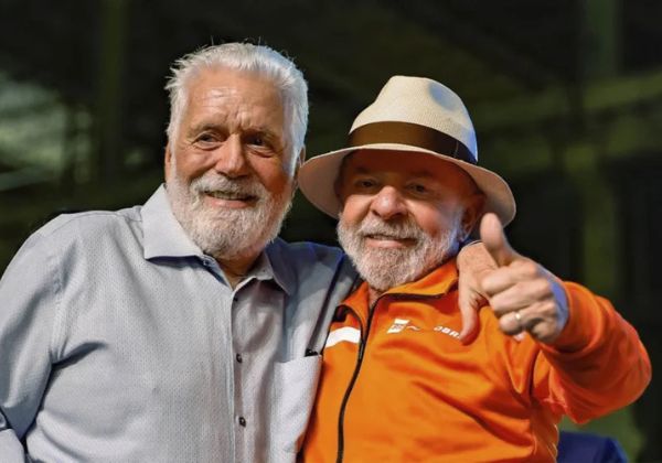 Na Bahia, Lula exalta amizade com Jaques Wagner e destaca parceria de longa data com senador