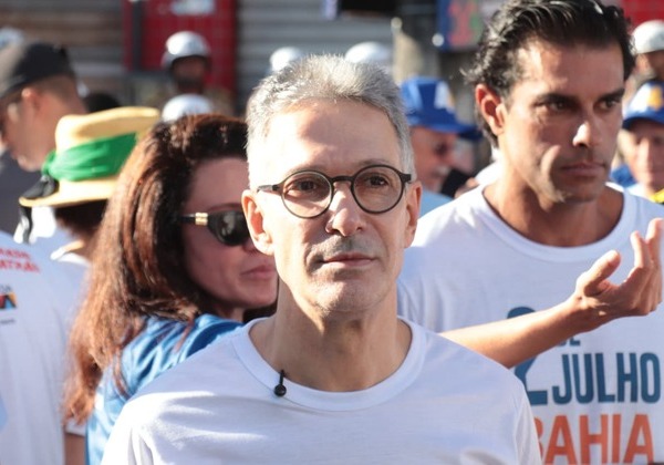 Zema nega desistir da campanha e diz que direita estará unida no segundo turno