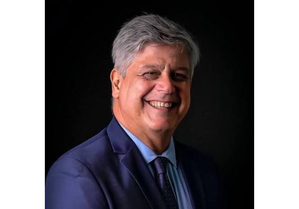 Lula escolhe o menos votado e nomeia o advogado Marcos Flávio Rhem para vaga no TRT-BA