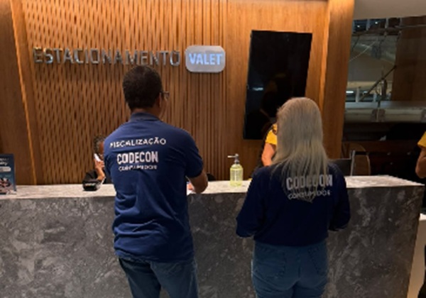 Codecon autua shopping por exigir cadastro para acesso ao estacionamento