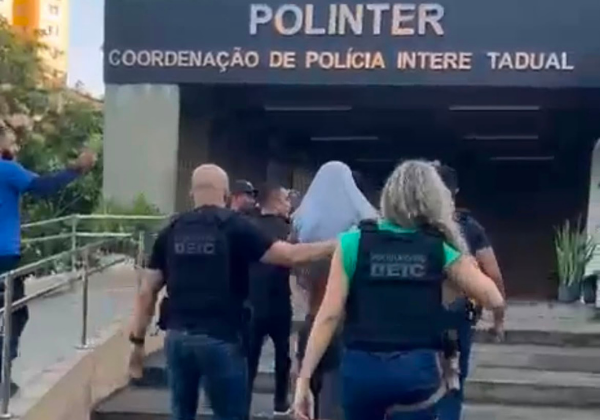 Trio com 61 passagens é preso na Barra, ri de policiais e diz que logo estará solto