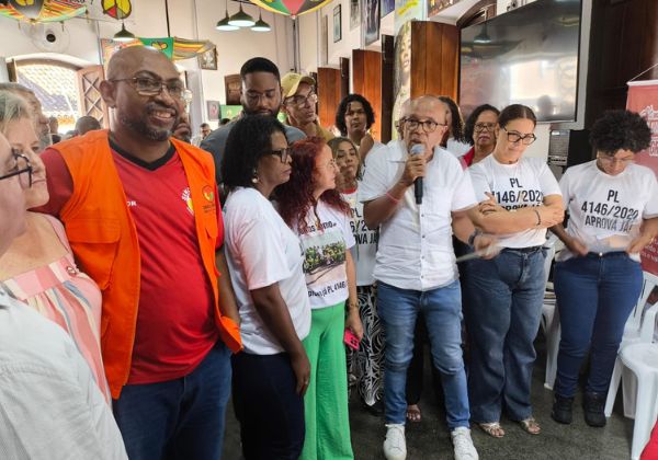 Encontro nacional de sindicatos de garis e margaridas faz balanço e não descarta nova greve