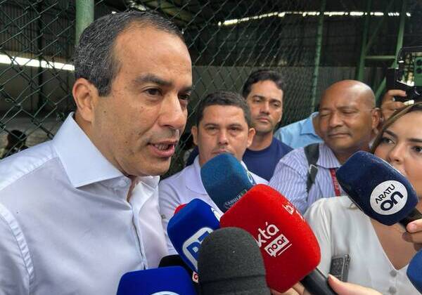 Bruno critica Jerônimo após prefeito do interior ameaçar exonerar servidores que não apoiem petista