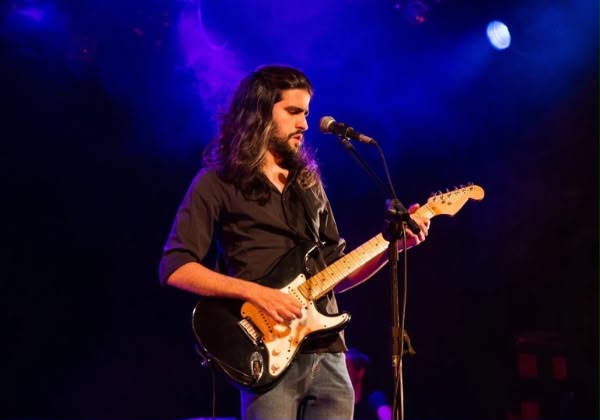 Festival celebra clássicos do rock com grandes atrações em Lauro de Freitas