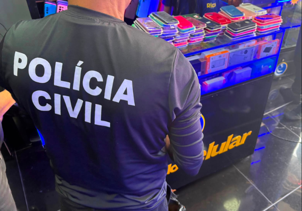 Operação apreende mais de 2 mil dispositivos móveis falsificados em Cajazeiras