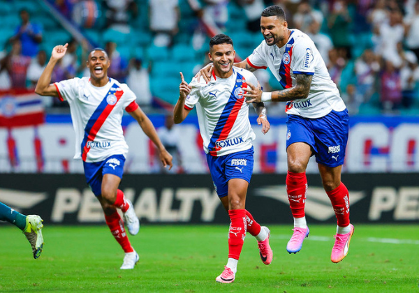 Bahia vence a Chapecoense na Fonte Nova e se aproxima do G-4 do Brasileirão