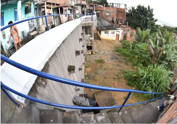 Prefeitura entrega pacote com 12 obras de contenção no Alto da Terezinha