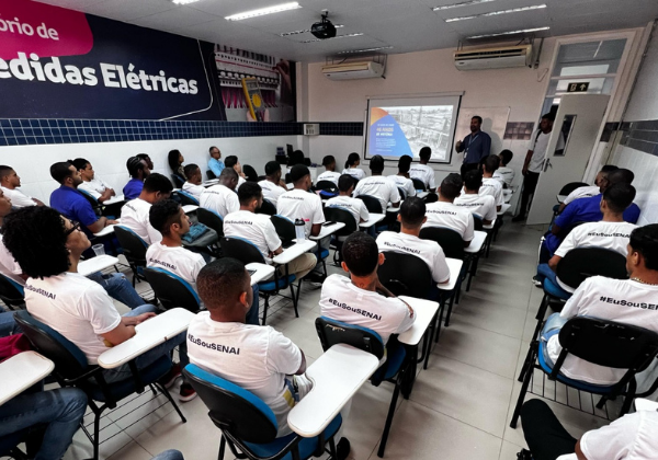 Programa oferece 80 vagas para conclusão do ensino médio com qualificação na RMS