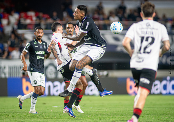Vitória perde para Remo e segue sem vencer fora de casa no Brasileirão