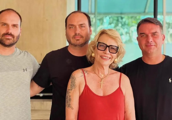 Mãe de Flávio Bolsonaro disputará vaga de deputada federal