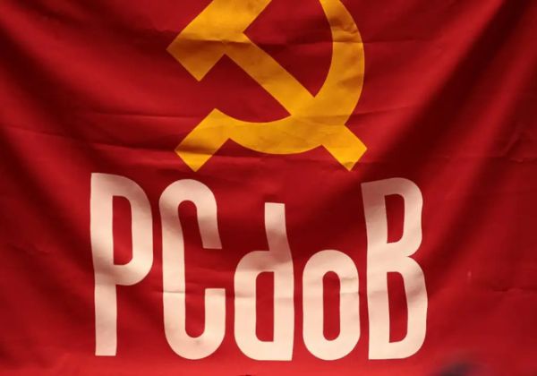 PCdoB oficializa apoio à candidatura de Lula à Presidência