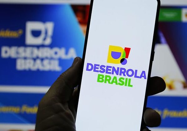 Falsos anúncios sobre Desenrola Brasil enganam usuários nas redes