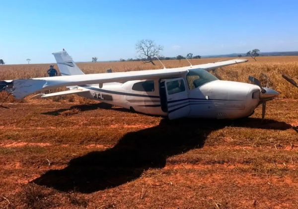 Avião suspeito vindo da Bolívia é interceptado pela FAB