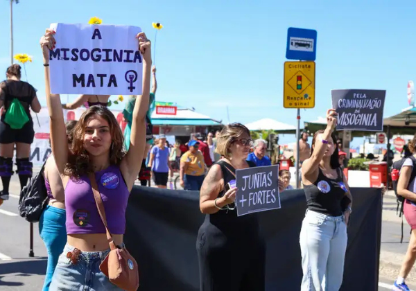 Mulheres vão às ruas pela votação do PL da Misoginia
