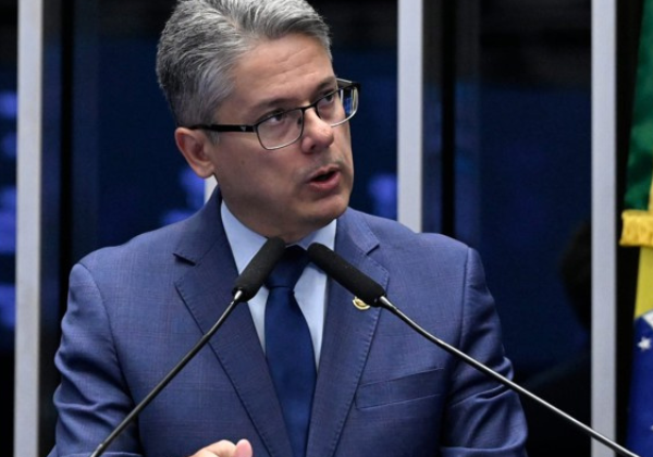 TJSP nega indenização da família de Moraes contra o senador Alessandro Vieira