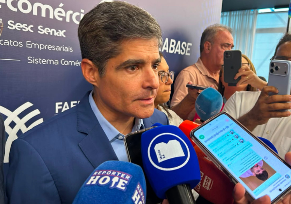 ACM Neto nega irregularidades e alfineta Wagner: ‘Como só tem CPF com um aumento desse no patrimônio?’