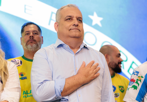 Vice de Flavio é investigado por estupro de vulnerável e desvio de R$ 6 mi em emendas