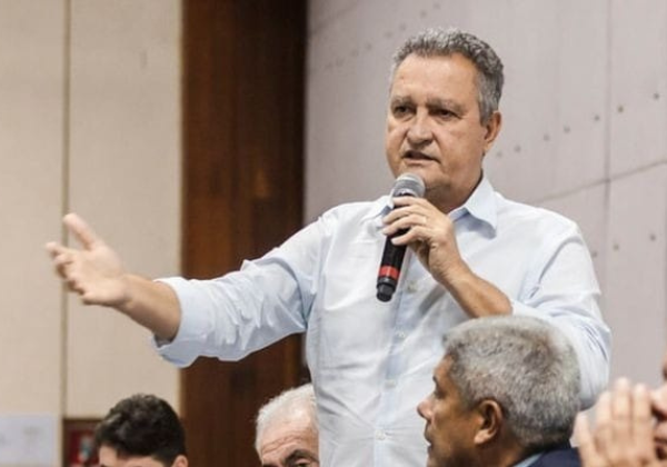 Articulação da família Bolsonaro nos EUA maltrata economia e brasileiros, diz Rui Costa