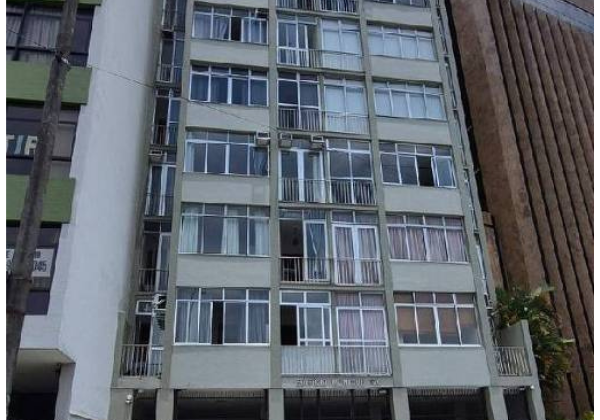 Apartamento de Eduardo Bolsonaro vai a leilão por dívida de financiamento