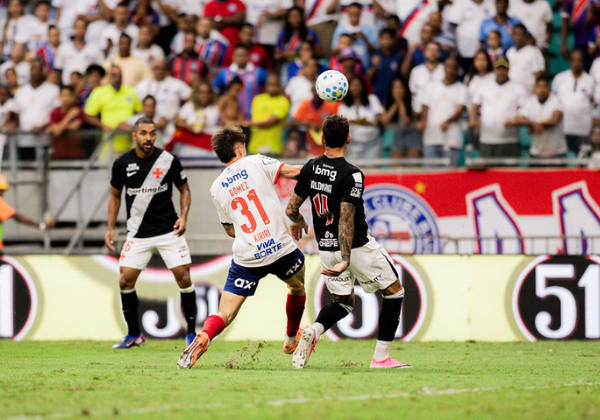 Em jogo sonolento, Bahia empata sem gols com o Vasco na Fonte Nova