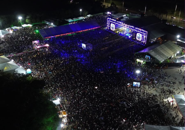 Klessinha reúne 30 mil pessoas no Wet Salvador com o ‘Sem Tirar de Dentro’
