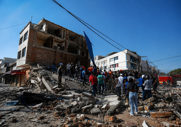 Colômbia tem mais de 180 mortos após terremoto; buscas continuam