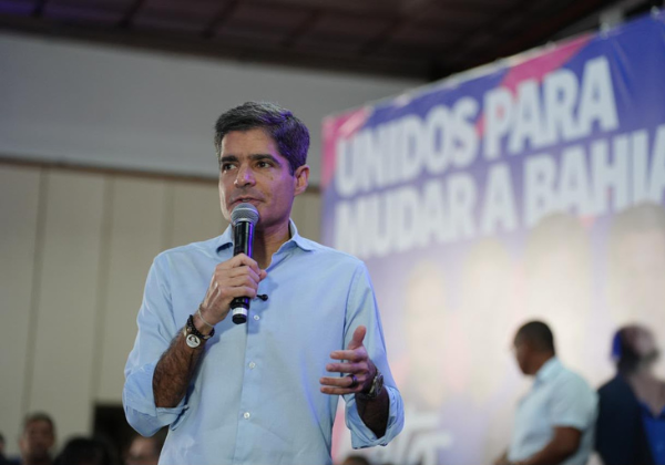 ACM Neto diz que Jerônimo “maquia” índices da educação com aprovação automática