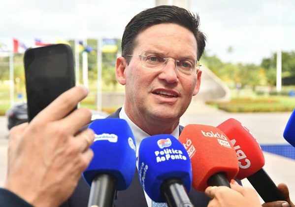 Roma defende investigação do MPE sobre propaganda da Ponte Salvador-Itaparica