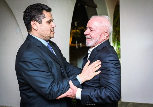 Lula e Alcolumbre trocam elogios durante agenda conjunta no Amapá