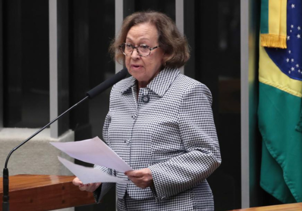 Lídice da Mata defende celeridade na tramitação do fim da escala 6x1 no Senado