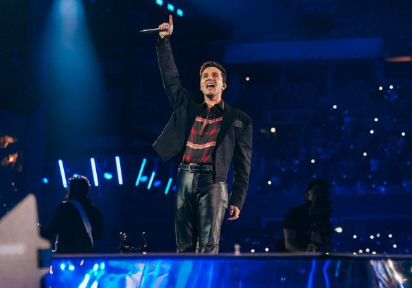 Luan Santana reúne cerca de 40 mil pessoas em show histórico em Salvador