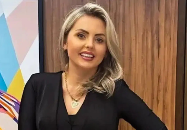 Candidata à Presidência defende ajuste fiscal e 50% de mulheres no governo