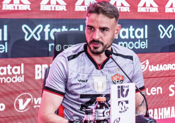 Vitória rescinde contrato com goleiro Gabriel Vasconcellos em comum acordo