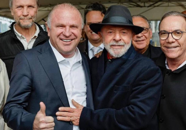Candidato de Lula em reduto bolsonarista lidera autodoação com Pix de R$ 1 mi à própria campanha