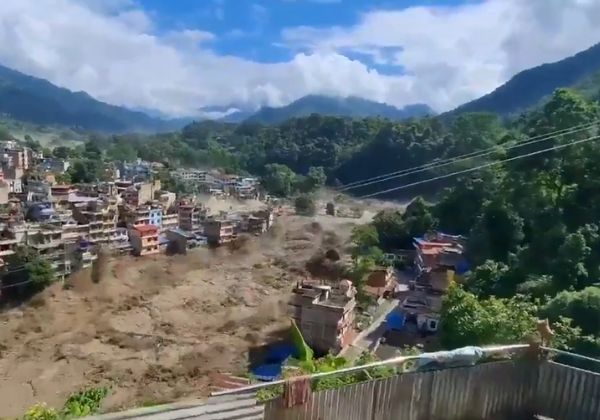 Número de mortos em avalanche de lama na fronteira entre Nepal e Tibete sobe para 160