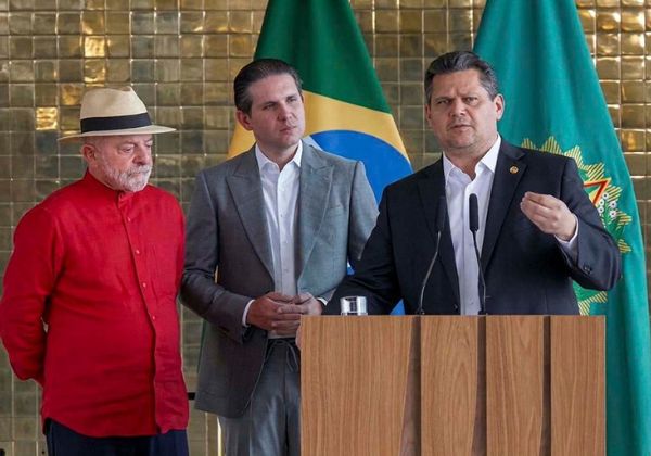 Lula fecha acordo com Senado e Câmara para votar fim da ‘taxa das blusinhas’ na próxima semana