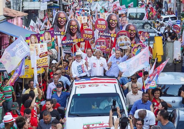 Jerônimo reúne apoiadores em ato no bairro de Fazenda Grande do Retiro, em Salvador