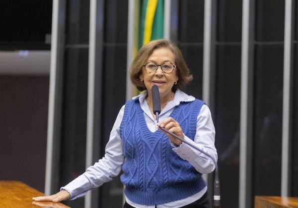 Deputada baiana aposta em aprovação da 6x1 na CCJ antes das eleições: 'Não pode continuar sendo adiada'
