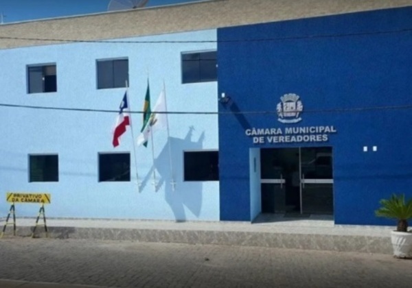 Justiça determina afastamento de vereadores e ex-prefeito de Correntina de cargos públicos