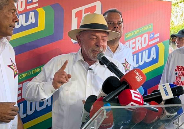 Lula diz que vai investir mais na educação e anuncia zeramento da fila do INSS na Bahia