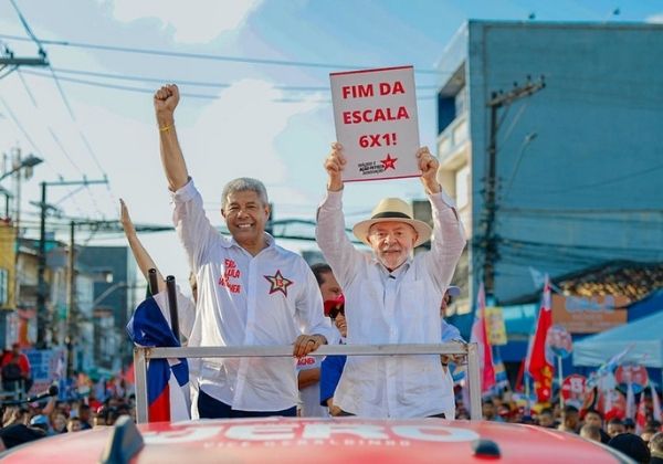 Lula diz que não entrou na política por dinheiro e pede voto para Jerônimo, Rui e Wagner
