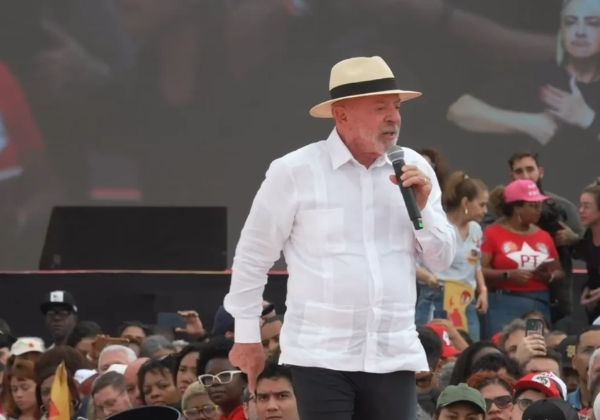 Lula sugere que revenda de ingressos também sejam aplicadas a passagens aéreas
