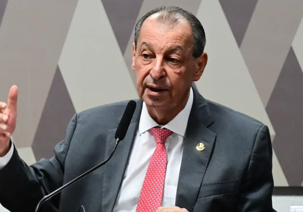 Relator da CCJ rejeita 36 emendas da oposição que buscavam manter escala 6×1