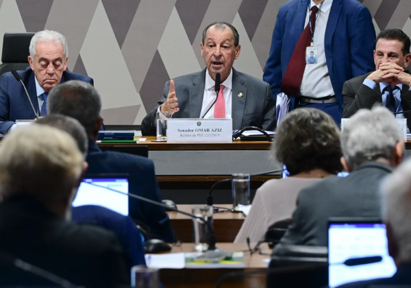 CCJ do Senado aprova PEC do fim da escala 6x1