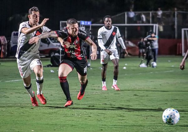 Vitória perde para Vasco no Barradão e é eliminado da Copa do Brasil