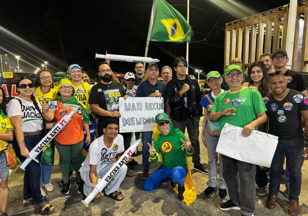 Deputado participa de ato 'Fora Moraes' em Salvador e reforça pedido de prisão de ministro